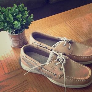NWT woman’s Sperry’s